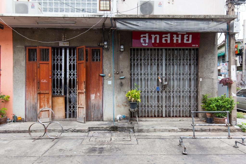 Samsen 360 Hostel Bangkok Exterior photo