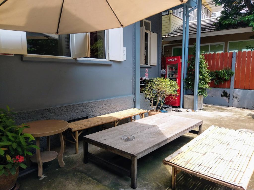 Samsen 360 Hostel Bangkok Exterior photo